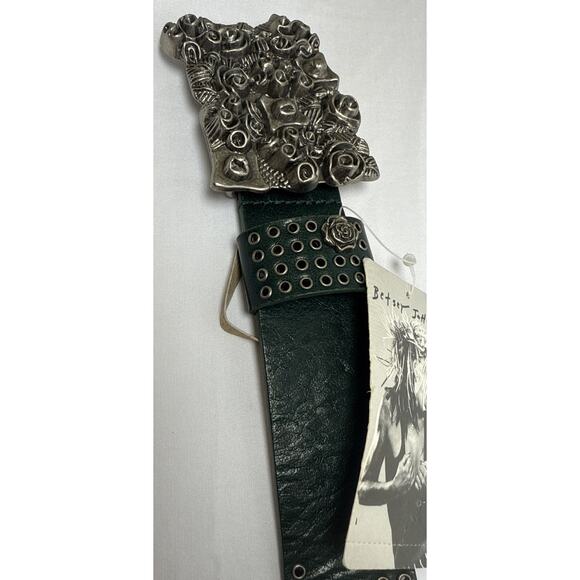 New BETSEY JOHNSON GREEN Solid Studded Rose Buckle LEATHER BELT SIZE L - Picture 1 of 9